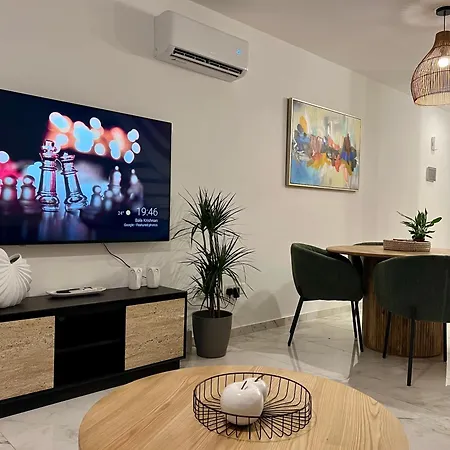 Fatcow Ultra Apartment Larnaca