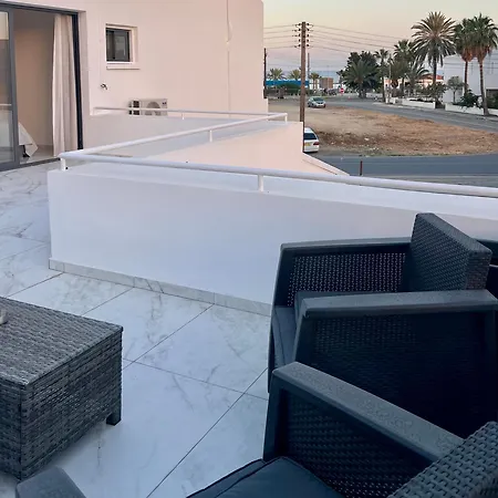 Fatcow Ultra Apartament Larnaca